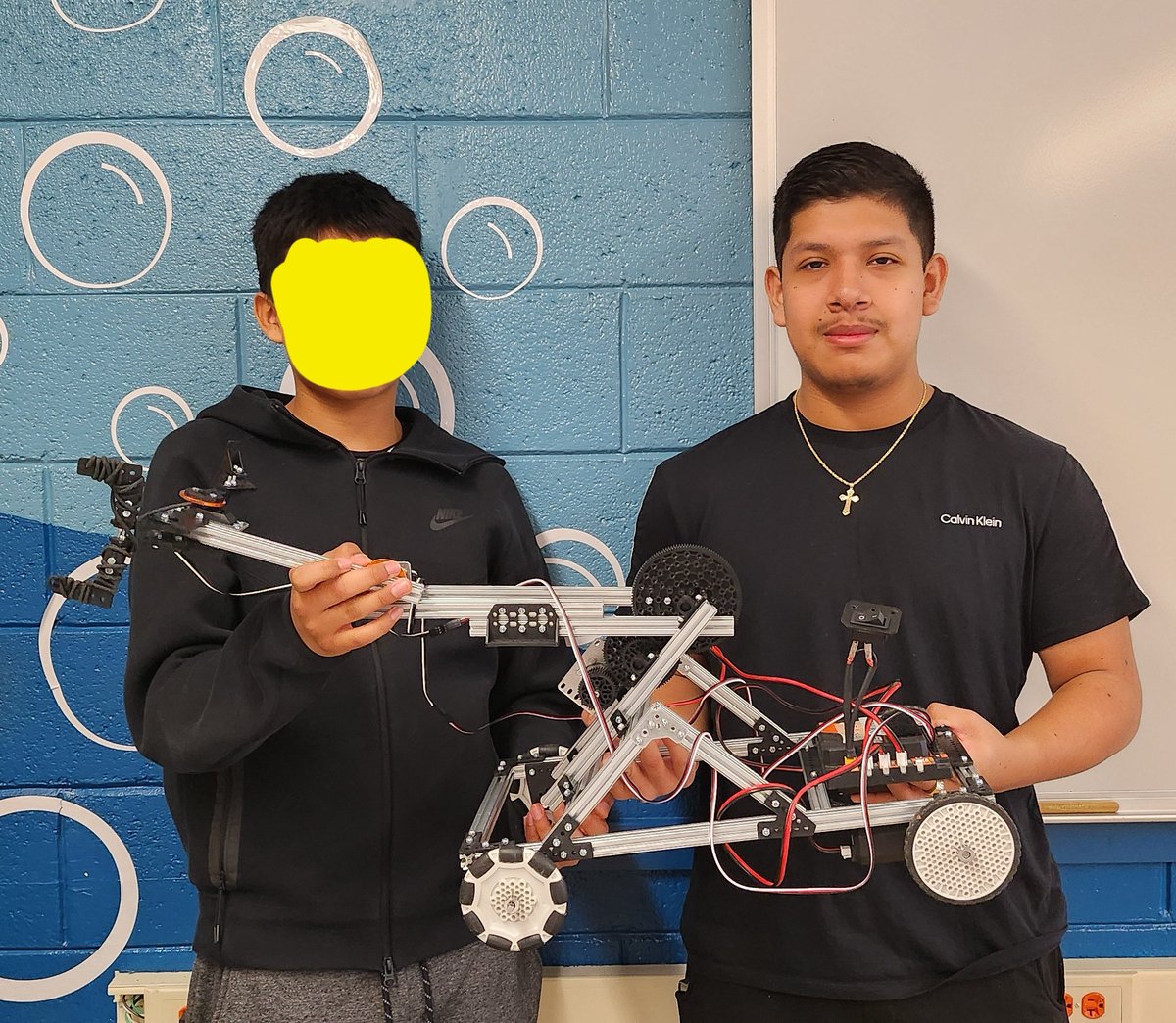 Congrats to Jorelk and Jonathan for winning the Amazin' Mets Scholarship! Their Robotics college course is being paid for them and they will be recognized by the New York Mets! Congratulations for working so hard on your scholarship applications and I'm robotics! #MineolaProud