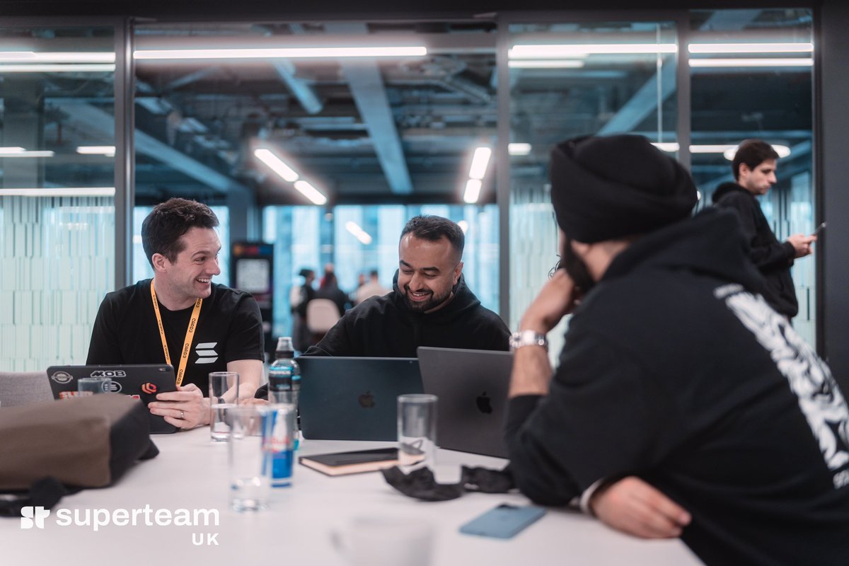 ColinMacSmith's tweet image. Who says work can’t be fun? 🤷🏻‍♂️

A pleasure as always 🤝🏻 @SuperteamUK 

Excited to see what the master  @VisualVerseUK has been cooking! 😁

@Uzy1000x @mobstudios_ @Coinbrit @splitwaveapp