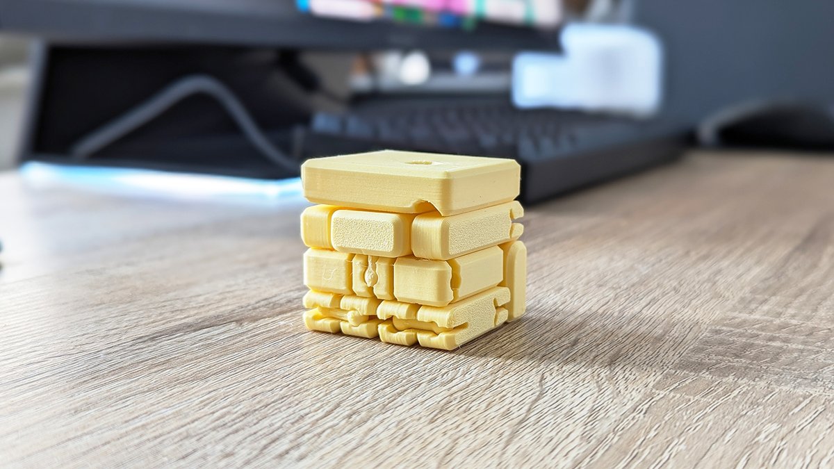 After launching our on-going 3D printed mechanism tutorials, we thought we'd show you what's possible! Check out this print-in-place 'BoxBot' designed in @adskFusion that folds into a perfect cube - no assembly required!