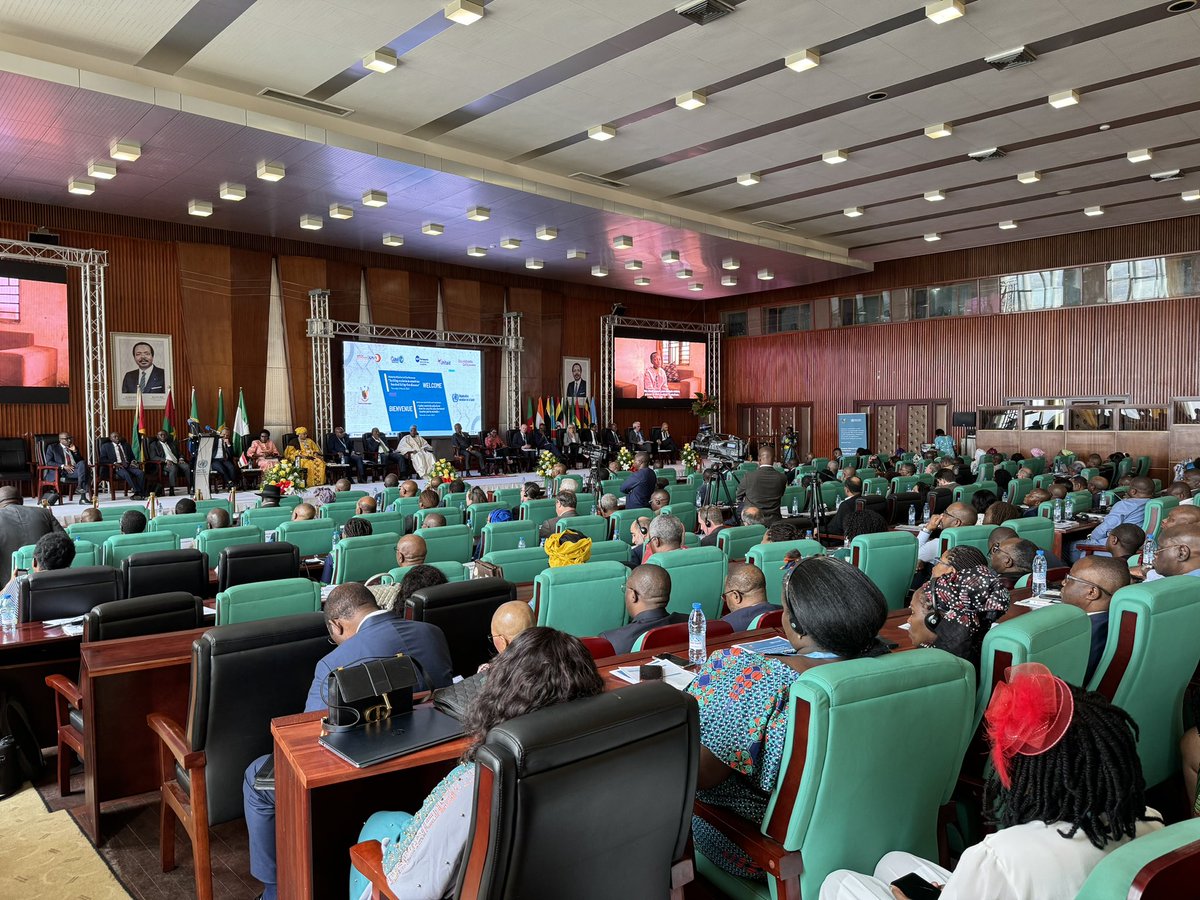 DrBenido's tweet photo. In 2022, the @WHOAFRO region recorded 580 000 malaria deaths, representing 95% of global malaria deaths.

Governments and partners are currently meeting in #Cameroon to discuss deepening commitment to advance malaria control efforts in high-burden countries in Africa. https://t.co/xQSjbk3Nus