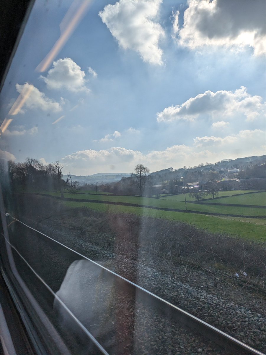 Sunny skies in Manchester today as I head back to Sheffield. It was a real pleasure to give a guest talk to a group of MSc students at UoM this morning. Thank you again for the invitation @annalchughes