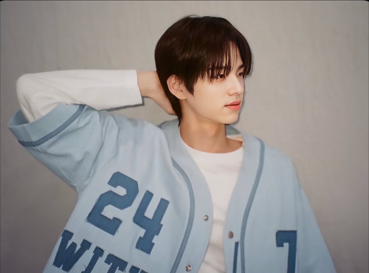 shinyuarchive's tweet photo. 🩵 https://t.co/FxJ4nheE7d