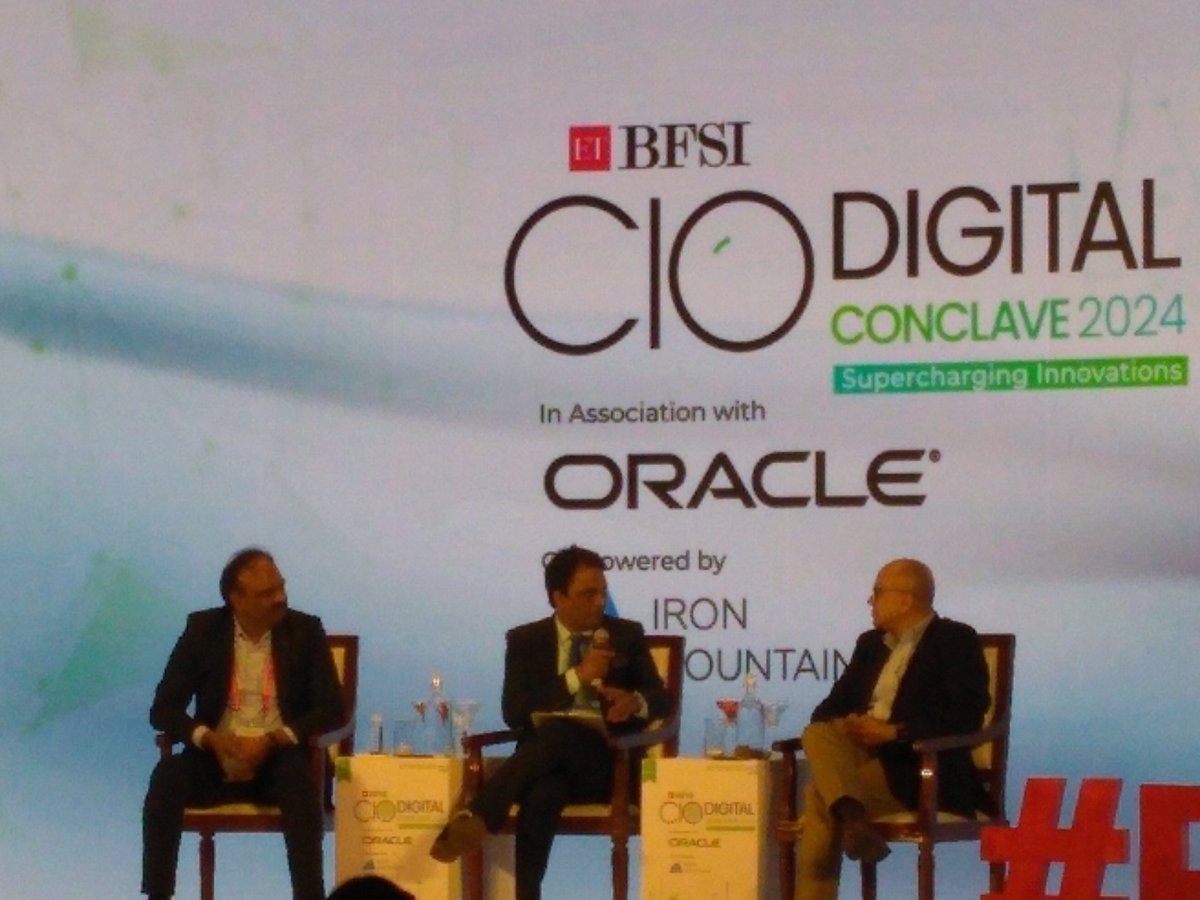 nitin1307's tweet image. #ETBFSICIOCONCLAVE Fireside chat on AI- The Future gave brief overview on the topic, moderated by Amol Dethe participated by CDO HDFC Bank &amp;amp; CTO Thoughtworks.