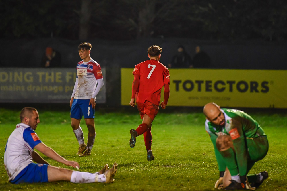 A first Quorn goal for Tom Hilton last night.😍

📸 <a href="/kimberphotos/">Simon Kimber</a> 

#WeAreQuorn #QuornAFC #TheMethodists #TheReds🟥
