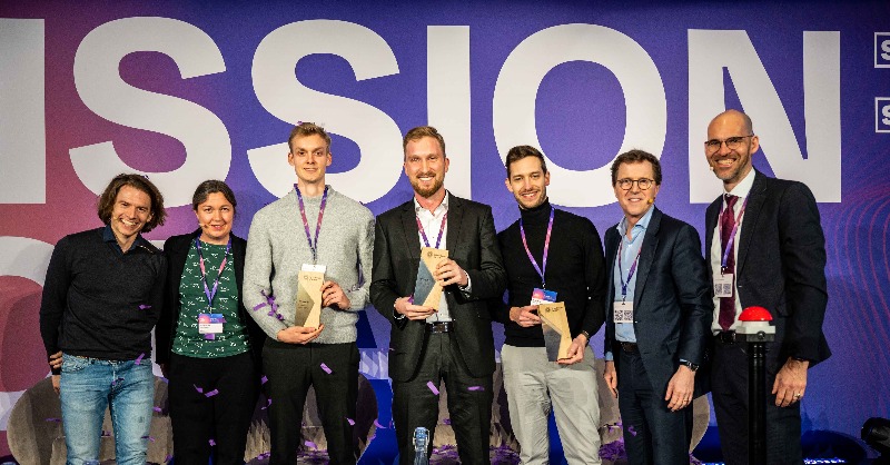 SolarPowerEU's tweet photo. 🎉 SOLAR MATERIALS was named our Solar Startup 2024 Award🏆 winner for their pioneering #solar recycling♻️ solution at our #SolarPowerSummit this week!
Thanks to our finalists @lifepowr, encentive, all of our longlisted companies & to our jury members
Read more👇
#SolarWeek