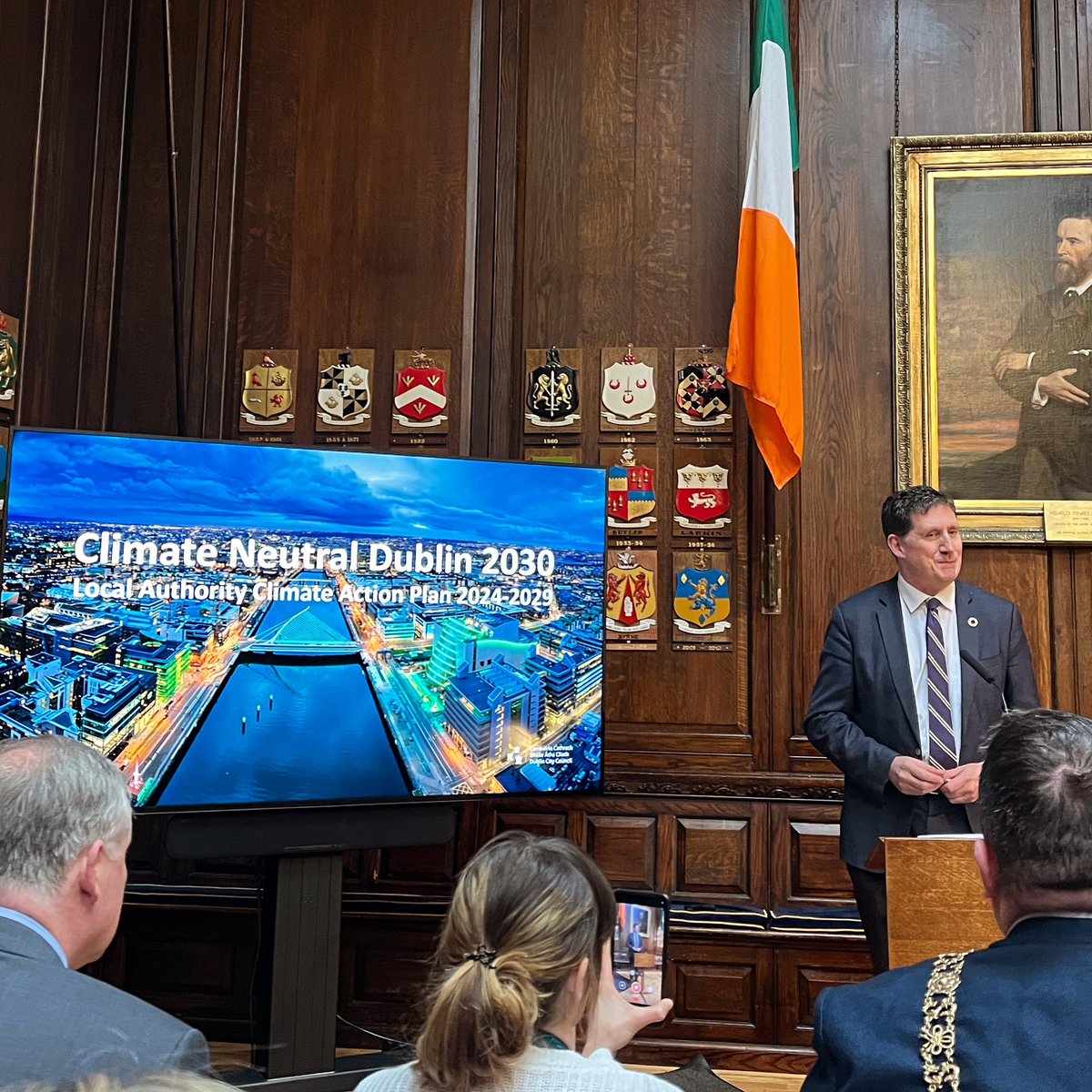 Launching #ClimateNeutralDublin for the LA Climate Action Plan with <a href="/DubCityCouncil/">Dublin City Council</a> at the Mansion House today. <a href="/WeAreTUDublin/">TU Dublin / OT Baile Átha Cliath</a> Sustainability Research &amp; Innovation Lead, Dr <a href="/LorraineFitzsim/">Lorraine D'Arcy</a> joining the Children’s Movement Through the City panel discussion.
#TUDublinSustainability