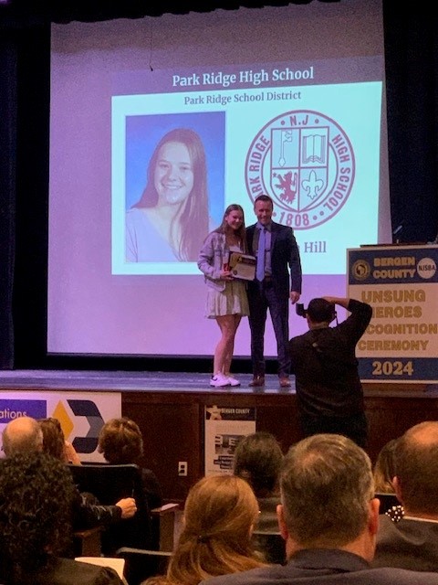 Congratulations to Kayla Hill who was recognized last night as the 2024 PRHS Unsung Hero at the NJSBA Bergen County Student Recognition Ceremony. Kayla goes above and beyond for the Park Ridge School community and it was so nice to witness her receive this award!