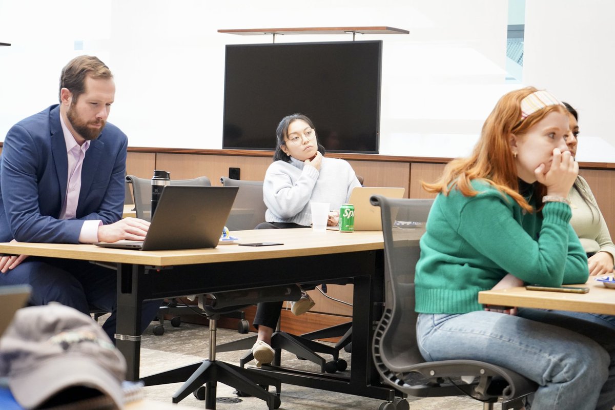 Thank you very much to <a href="/TheWilsonCenter/">The Wilson Center</a> Director of the <a href="/LATAMProg/">Latin America Program</a>  <a href="/benjamingedan/">Benjamin Gedan</a> and <a href="/MarckwardtJim/">Jim Marckwardt</a> for having a nuanced conversation on Argentina’s current state and future, under the leadership of President Milei 🇦🇷