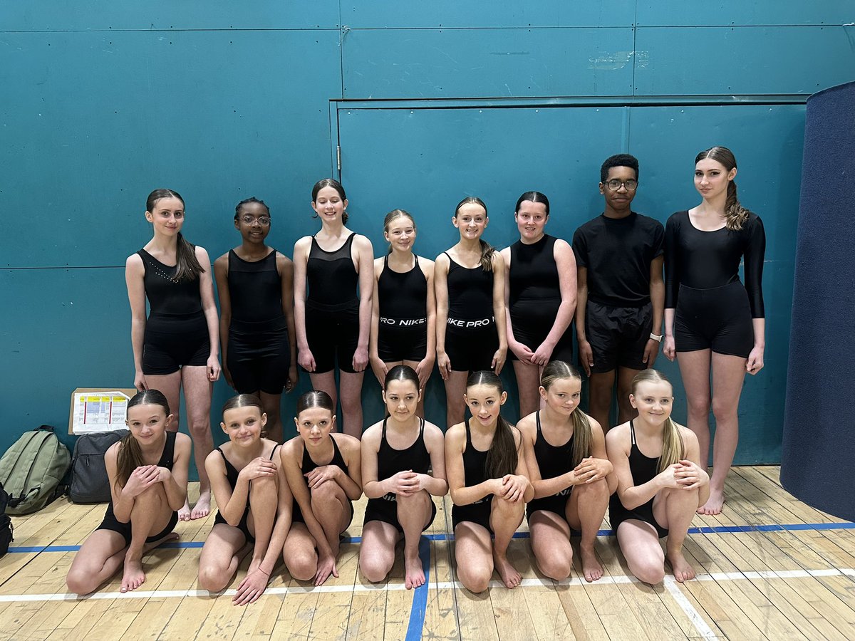 StAndrewsRC_PE's tweet photo. Competing today at floor and vault competition. 🤸✨ 

@StAndrewsRCSec @MissHesford_PE @MissEFosterPE @ActiveSchoolsMM https://t.co/9xNLw36asu