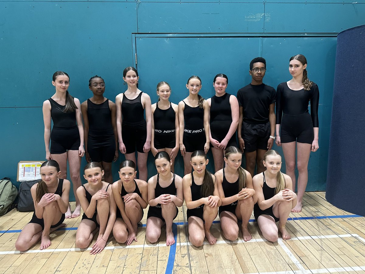 StAndrewsRC_PE's tweet photo. Competing today at floor and vault competition. 🤸✨ 

@StAndrewsRCSec @MissHesford_PE @MissEFosterPE @ActiveSchoolsMM https://t.co/9xNLw36asu