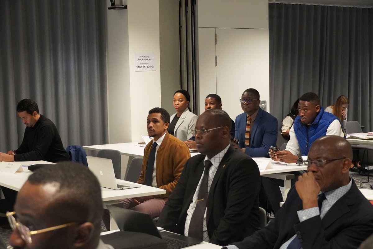 Les dernières nouvelles de l'édition française de la session UNIDO @InvestinACP Une étude de cas de l'île Maurice est présentée par M. Ken Poonoosamy,  PDG de @EDBMauritius. Il partage ses idées et son expérience du commerce international dans le cadre des pays ACP.