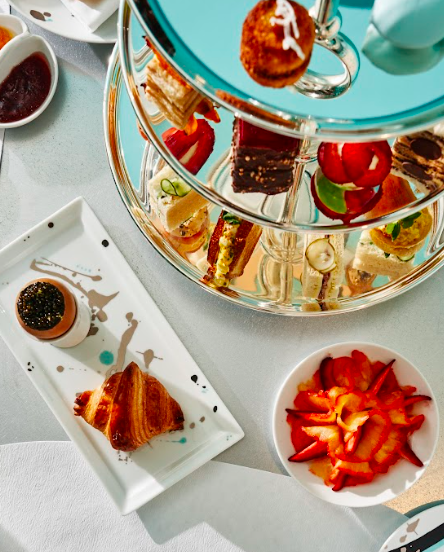 murialalu's tweet image. En sintonía con Capote vs The Swans, este despacho desde el Blue Box Café, el estupendo café de @TiffanyAndCo en la 5ta de Manhattan donde hay desayuno a toda hora. Escribí para @RevistaDomingo del lugar que Holly Golightly habría soñado que existiera: bit.ly/3T3pxsz