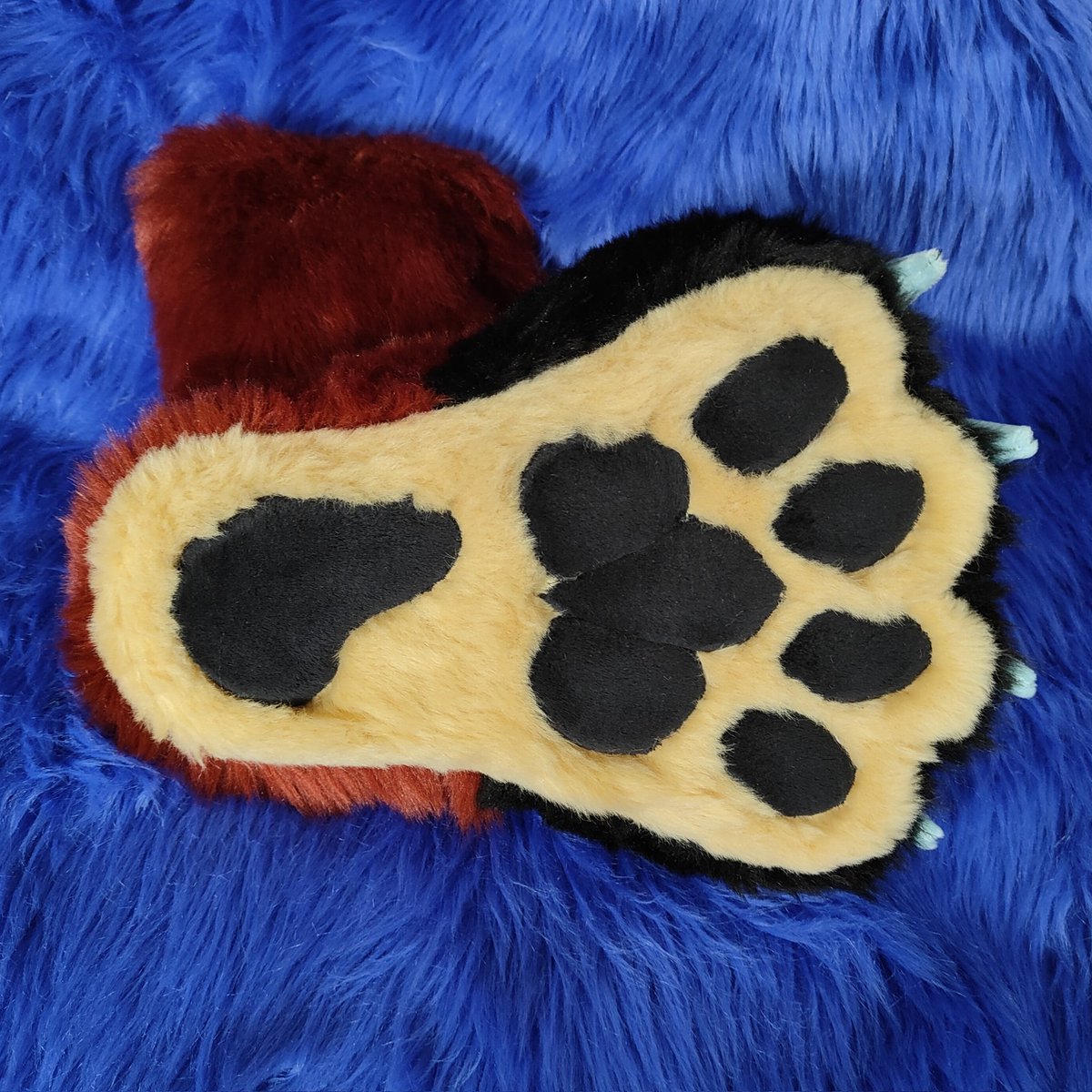 Papates de dragounet. #fursuitmaker #fursuit