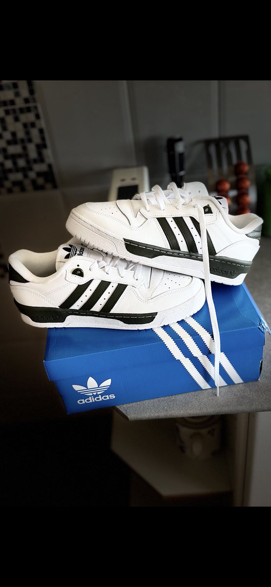 Zapas nuevas y PBE del Set 11, hoy se viene un buen miercoles! En un rato os espero por twitch para echar unas partidillas y aprender