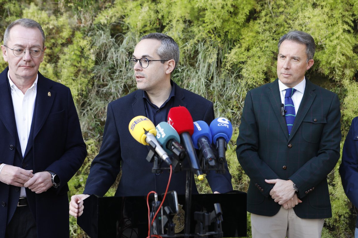 pasoazullorca's tweet photo. 🔵🐴 La Semana Santa de Lorca contará, por primera, con servicio veterinario. 

Se trata de una propuesta que la comisión de caballos del Paso Azul realizó al Ayuntamiento de Lorca, que fue inmediatamente recogida, y que gracias a la gran colaboración se materializa. https://t.co/ZhrR8bQWQJ