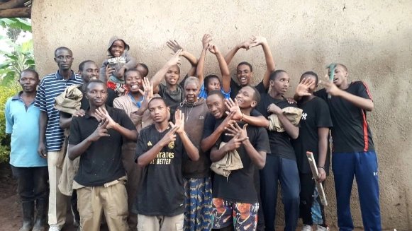 SEVENUnitedfor's tweet photo. @SEVENUnitedfor members from Ecole Technique Saint Kizito Save Chapter together with brothers of Saint Gabriel carried out a charity event that aimed at repairing a house for Anne Marie Mukabansinda who lives in Taba Village of Shyanda Cell, Save Sector in @GisagaraDistr https://t.co/cPEqAZdxNT