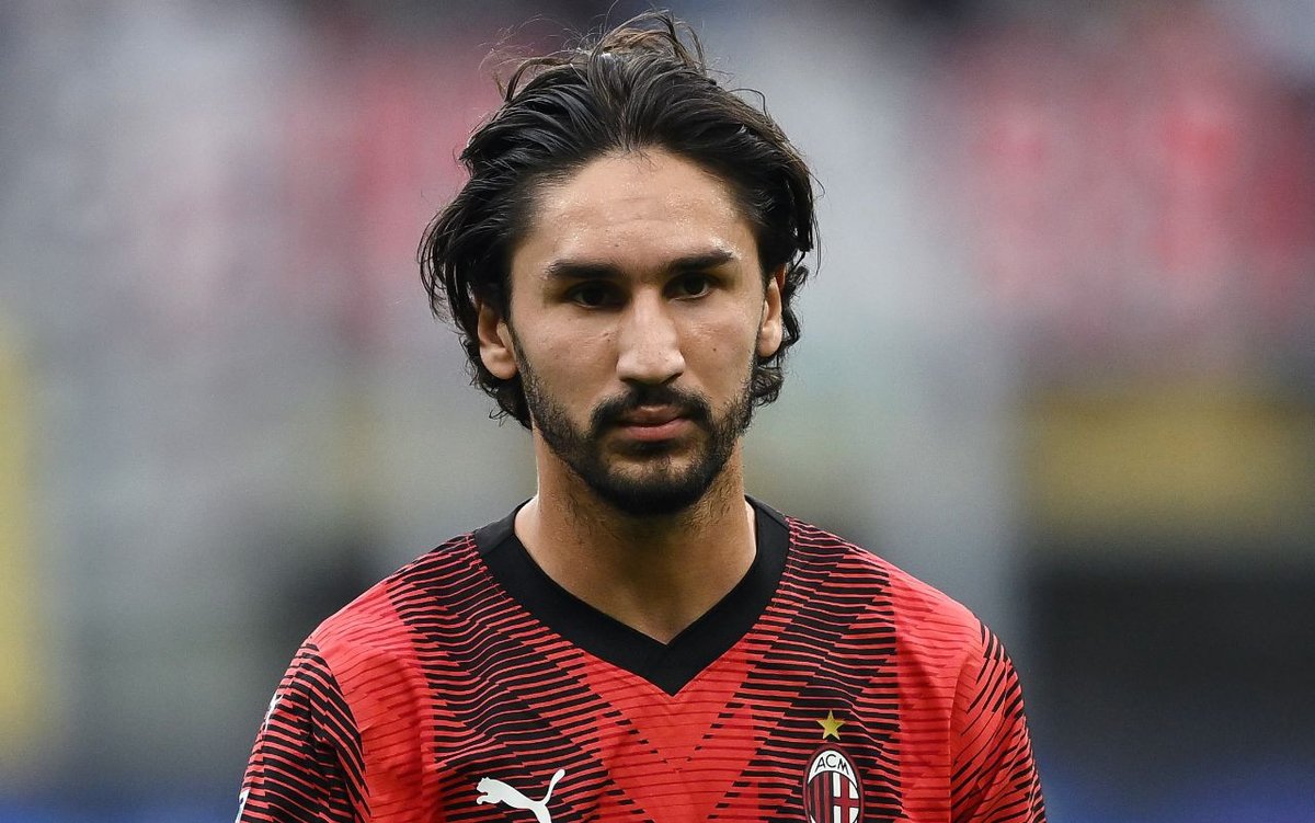 DiMarzio's tweet photo. #Milan, #Adli: "#Algeria o #Francia? Da giocatore voglio giocare al livello più alto, giocare con la Francia è un mio obiettivo" https://t.co/9d9Pn6NHDk https://t.co/mAUV67vcFg