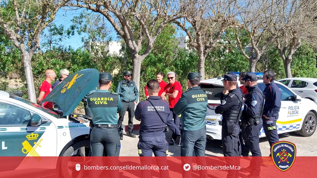 BombersdeMca's tweet image. Avui hem fet un taller pràctic d'ús d'extintors i intervencions amb vehicles elèctrics al #ParcInca, amb la participació de @guardiacivil i #PoliciesLocals