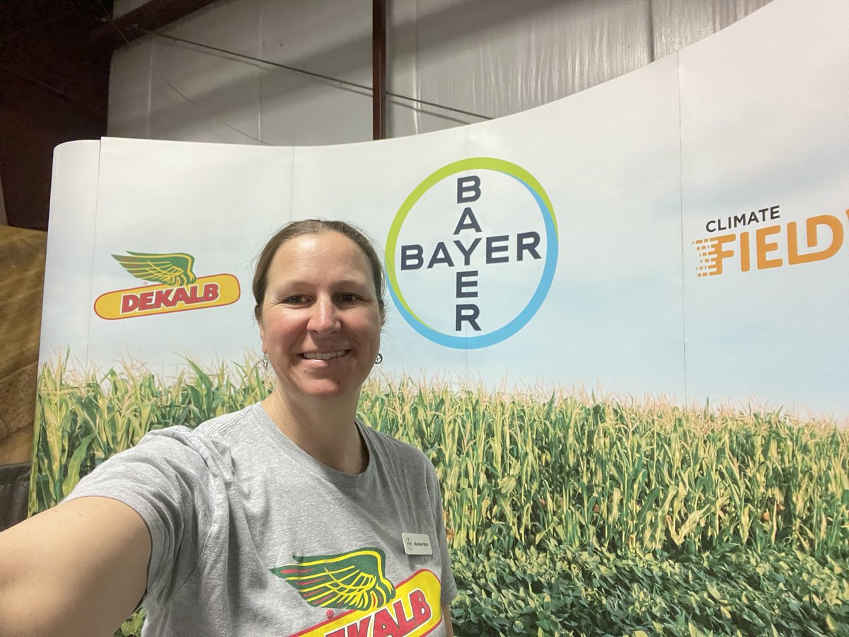 It’s #FarmShow week! Come say hi 👋 if you are in Lindsay or if you are in London give my colleagues a high five 🙌 in the #DEKALB booth! #MakingHistory #RootsRemastered #ItsGrowTime #FieldviewReady