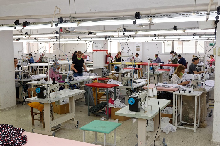 🇹🇷« Nos vies ne valent rien » - Les travailleurs du textile font face à des violations de leurs droits un an après le séisme en Turquie ➡️equaltimes.org/nos-vies-ne-va… #Turquie #DroitsDuTravail #Industrie #Textile #Habillement #Syndicats #Chaînedapprovisionnement