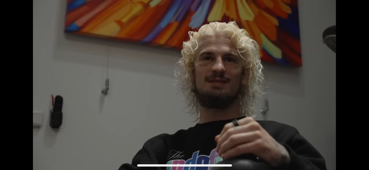 Triflin_Tesh's tweet image. Bozo said its hard to be serious looking like eminem. #UFC #UFC299  #SugaSean #Suga #HappyDad #SeanOmalley