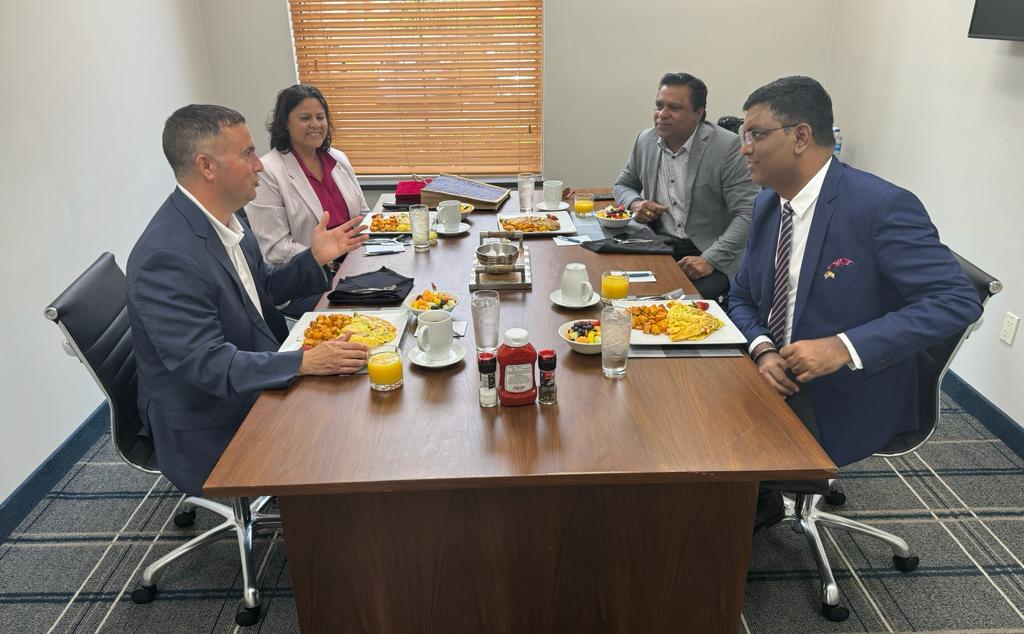 Consul General @lrameshbabu had a productive meeting with Congressman @DarrenSoto to discuss future collaborations in aerospace, simulation trainings, pharmaceuticals, education, and other areas beneficial for India-US bilateral partnership.