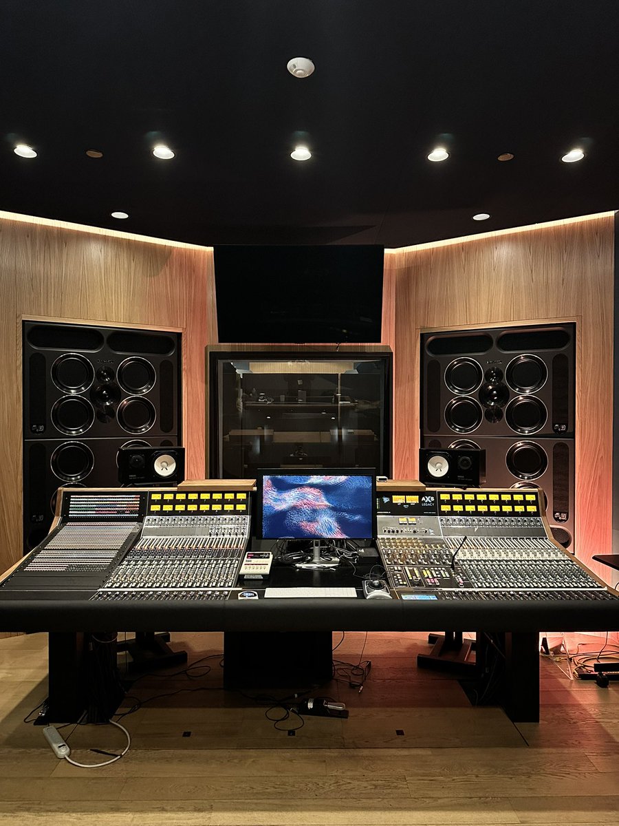 The 32 Channel AXS console at UMG’s 2115 Studios in Santa Monica, CA. #apiaudio #apiconsoles #apiaxs #recordingstudios #recordingconsoles #studiogear #analogrecording