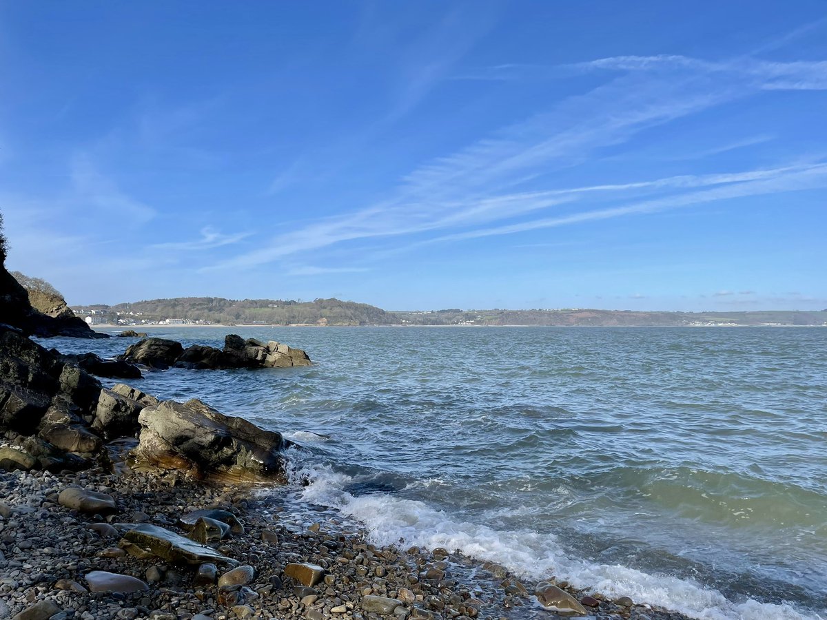 Saundersfoot @Ruth_ITV @DerekTheWeather @Sue_Charles  @ChrisPage90  @S4Ctywydd @allyhumphreys @bffg78 @ElinAlexander_ @BBCWthrWatchers