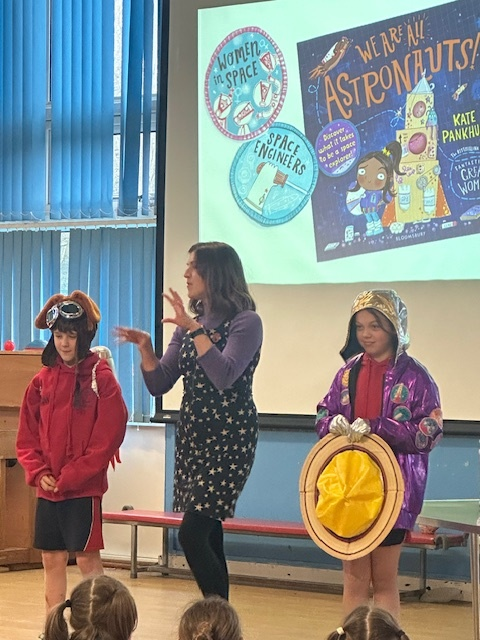 Leeds SLS 📚 tweet media