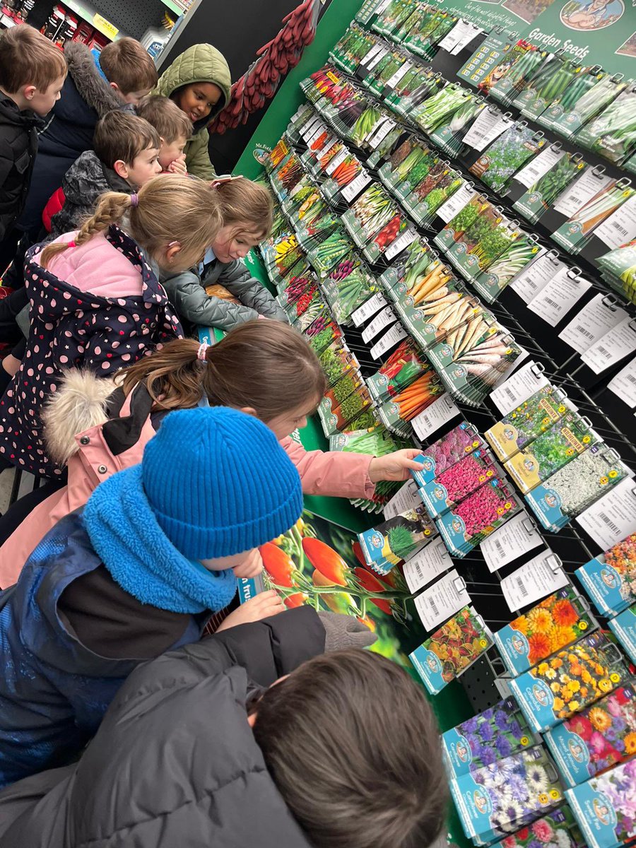 Ms Purcell’s and Ms Fennelly’s Senior Infants went to the Garden Centre yesterday!