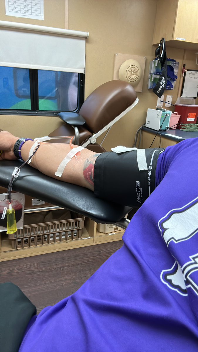Coach_Carroll2's tweet image. Been awhile but happy to finally donate!!! #commitforlife @HumbleISD_HHS @HumbleSportsMed