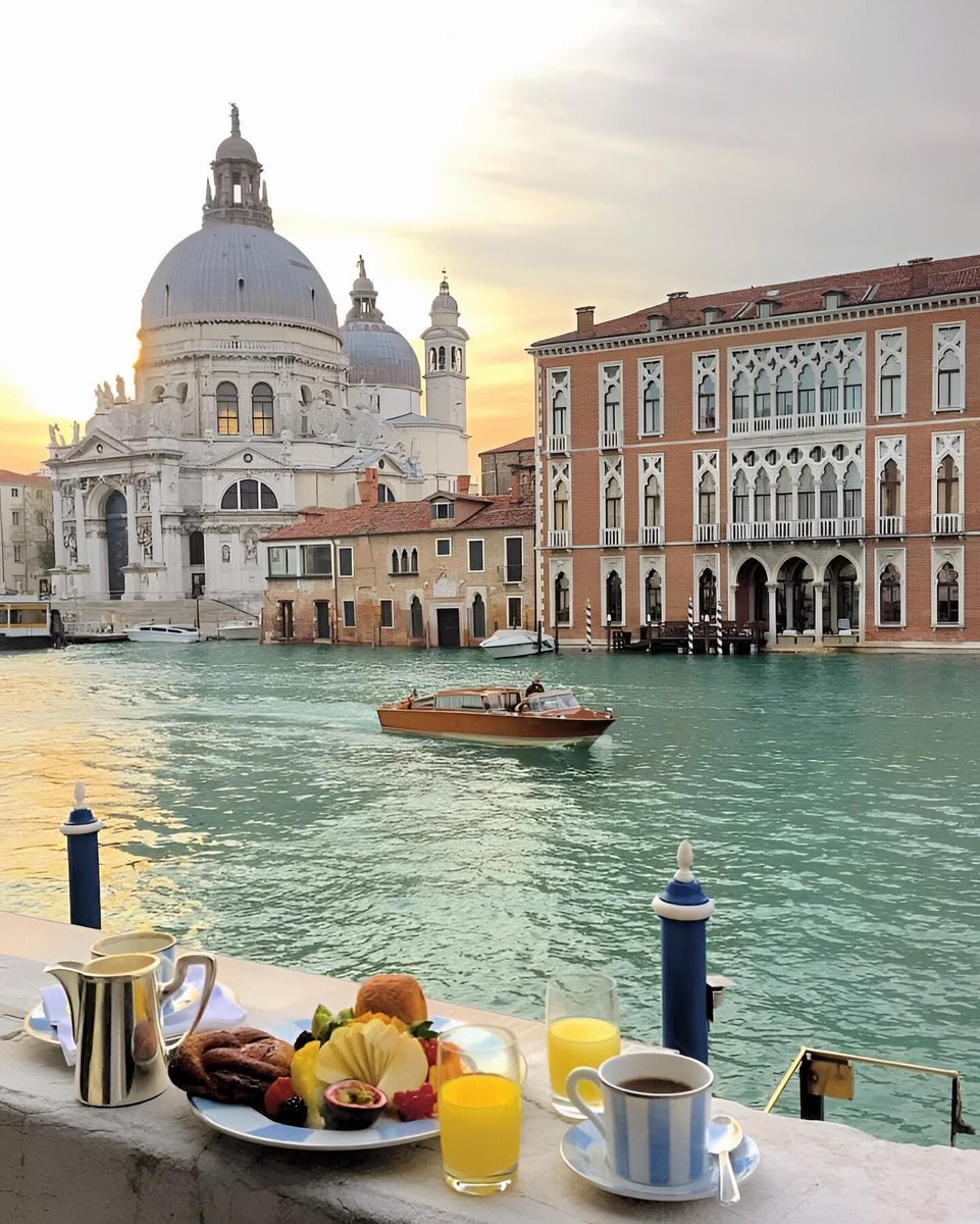 A beautiful morning in Venice! 🇮🇹 

If you could buy a ticket to travel anywhere, where would you go? ✈️ 

#italytravel #veniceitaly #italianfood #italianlife #italianlifestyle #italianstyle #loveitaly #loveitalianfood #loveitalian #italian_trips #italianrestaurant