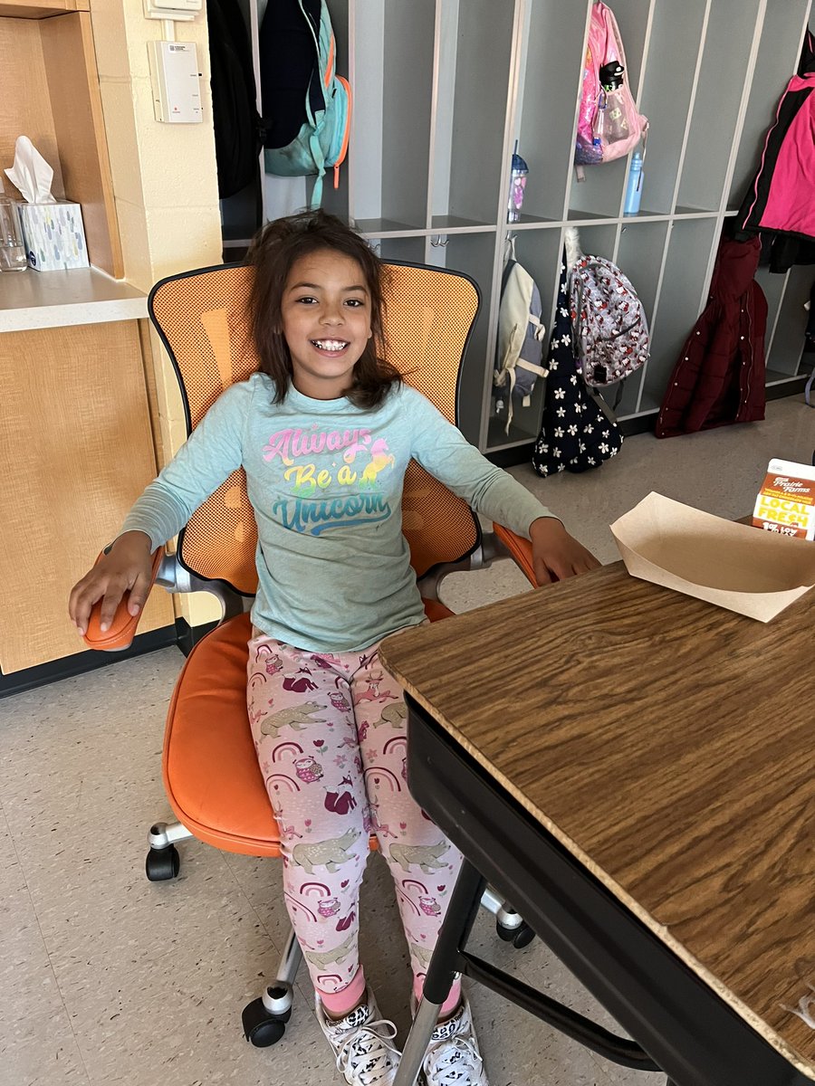 iReady WOW Board winner! Teacher chair for the day <a href="/ParkadePanthers/">Parkade Elementary</a>