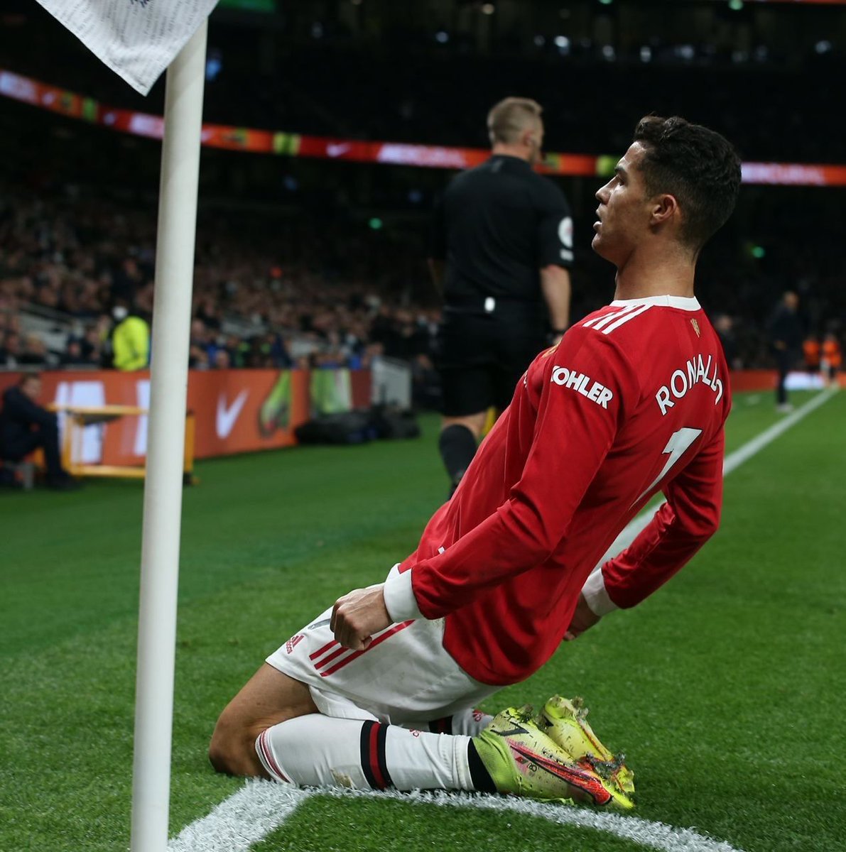 TeamCRonaldo's tweet photo. Which club loves Cristiano Ronaldo more?

Like for Real Madrid
Repost for Manchester United https://t.co/VoGatYYQzq