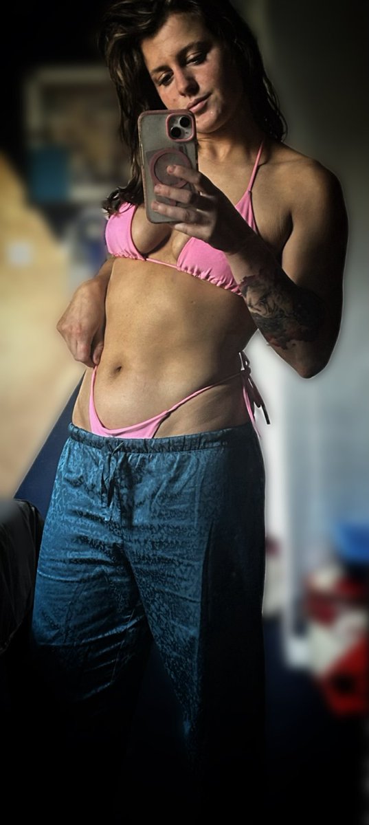 ploughing_pixie's tweet image. Making most of the tan before I wash it off