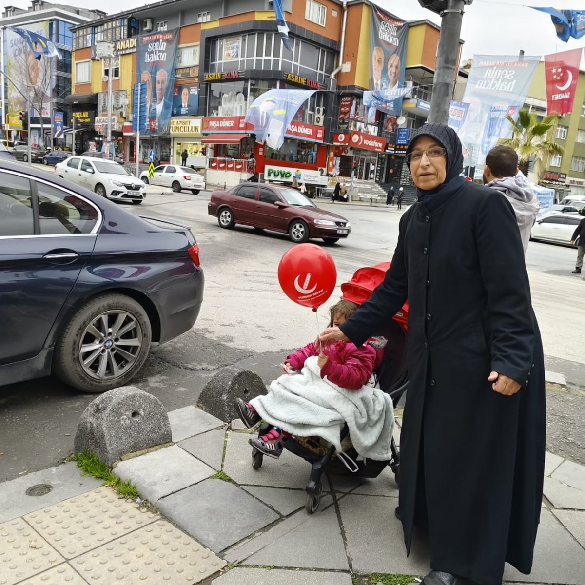 Belediye Başkanı Adayımız Cemil CEBİR Kadın Kollarımızın Standını Ziyaret Ederek Sahadaki Başarılı Çalışmalarından Dolayı Kendilerine Tebrik Ettiler .
@ErbakanFatih
<a href="/rpmustafadogan/">Mustafa Doğan</a>
<a href="/cemilcebir/">Cemil Cebir</a>
<a href="/refahkadinstepe/">YRP Sancaktepe İlçe Kadın Kolları</a>
<a href="/refahist/">Yeniden Refah İstanbul</a>