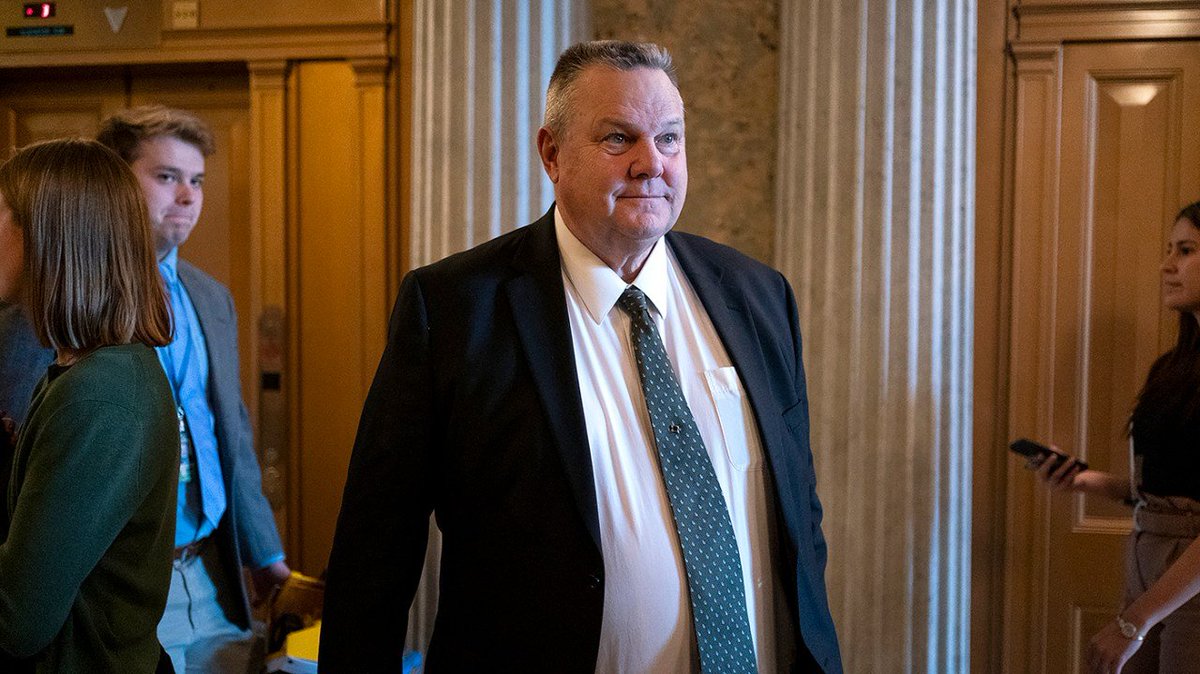 EXCLUSIVE: Sen. Jon Tester (D-Mont.) will bring Fred Hamilton, a veteran from Columbia Falls who had been exposed to toxins, as his guest to President Biden’s State of the Union address. trib.al/nzhLDpu