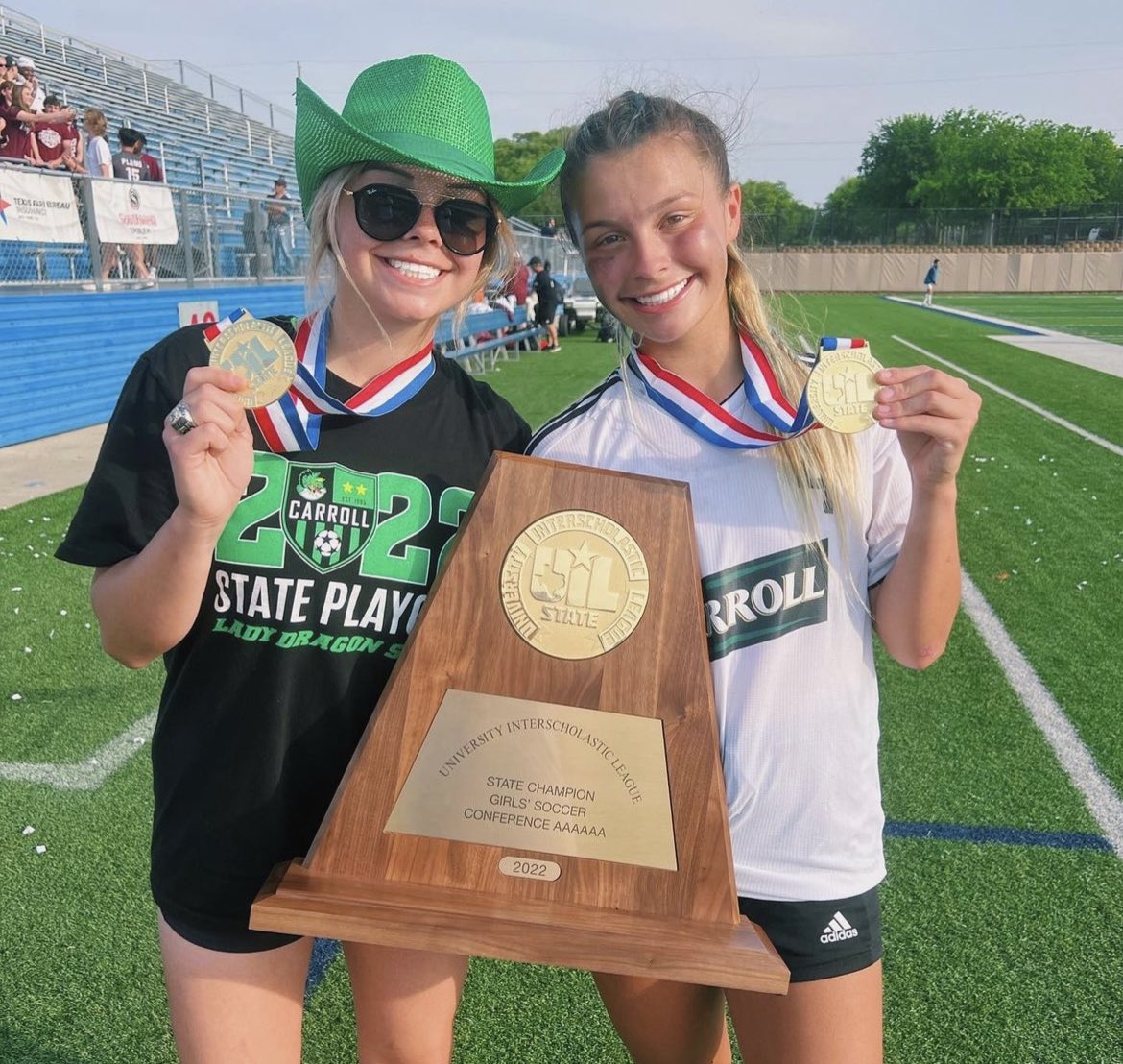 SL Carroll’s @kenzitufts11 has been a vital part of the soccer team the past 4 seasons - which includes a title in 2022🥇 The DBU signee nearly had her career cut short last February. However, the man upstairs was looking after her🙏 STORY: gmsportsmedia.com/2024/03/seizur… #txhssoccer