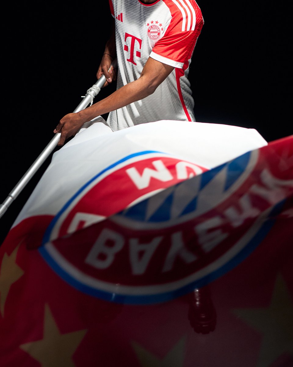 FCBayern's tweet photo. ❤️⏳ #MiaSanMia https://t.co/mcHxabhgC9