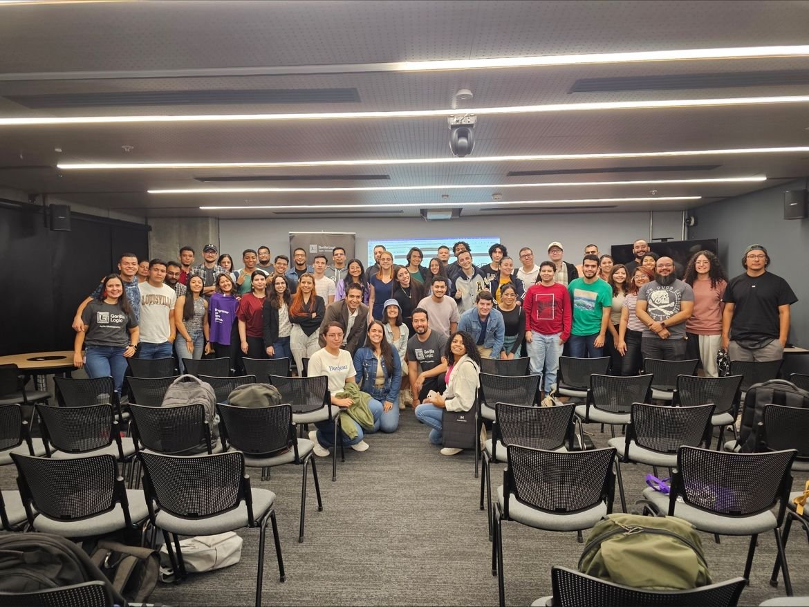 python_medellin's tweet image. Queremos agradecer a todas las personas que nos acompañaron en nuestro evento del mes de marzo✨

A nuestros speakers Edsel y Sharon por su gran charla,
nuestro sponsor @gorillalogic por el apoyo.

Y felicitamos a nuestras chicas Pythonistas en conmemoración al mes de la mujer👩🏻‍💻