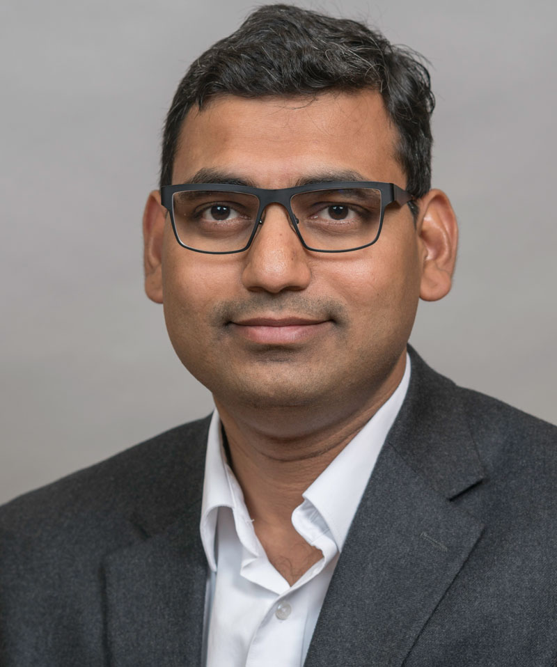 ChBEIllinois's tweet photo. @diwakarshukla received the 2023-2024 Dean’s Award for Excellence in Research. This award is given annually by The Grainger College of Engineering in recognition of outstanding research. Shukla said he is inspired by his student researchers, collaborators and mentors at Illinois. https://t.co/ogod2pogOB