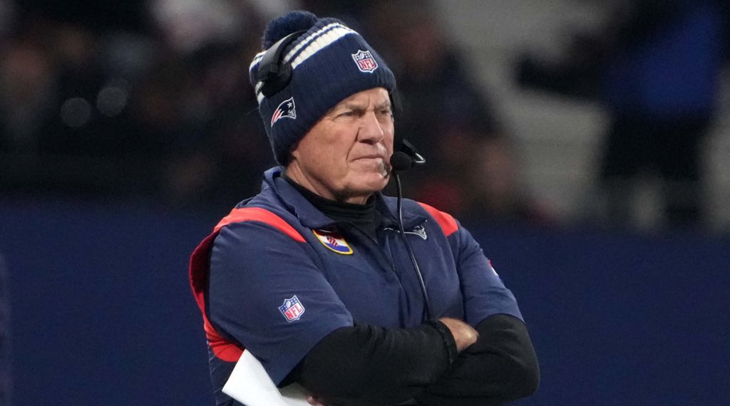 Savageboston's tweet photo. BREAKING

Peyton Manning is pursuing Bill Belichick to join Omaha productions.  

Per: @AndrewMarchand 

"If Manning were to sign Belichick, the idea of teaming with ESPN to create a Belichick and Nick Saban 'Manningcast' is expected to be broached."

That would be absolute 🔥🔥🔥🔥