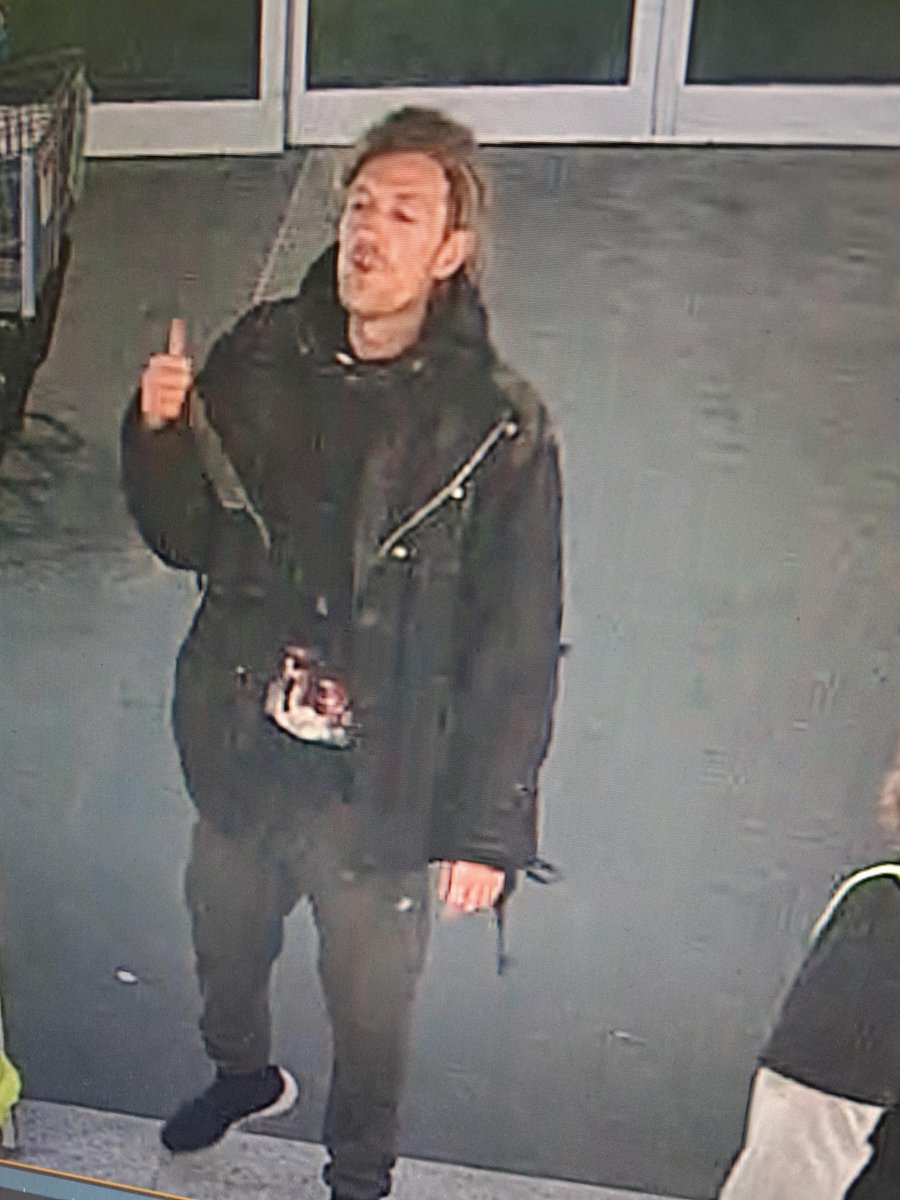 #MISSING We have re-appealed for information to locate a missing man – who has now not been seen for more than three weeks. Lee McDowell, 35, was last seen shortly in the early hours of Friday, February 9, in the Hathery Lane area of Bebside in Blyth, Northumberland. [1/4]