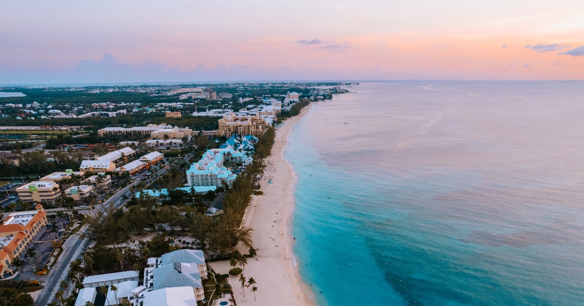 POV: Final Approach to paradise. Fly nonstop to the Cayman Islands via Cayman Airways. Visit visitcaymanislands.com/en-us/plan-you… to learn about their nonstop routes today. #visitcaymanislands #cayman #caymanairways
