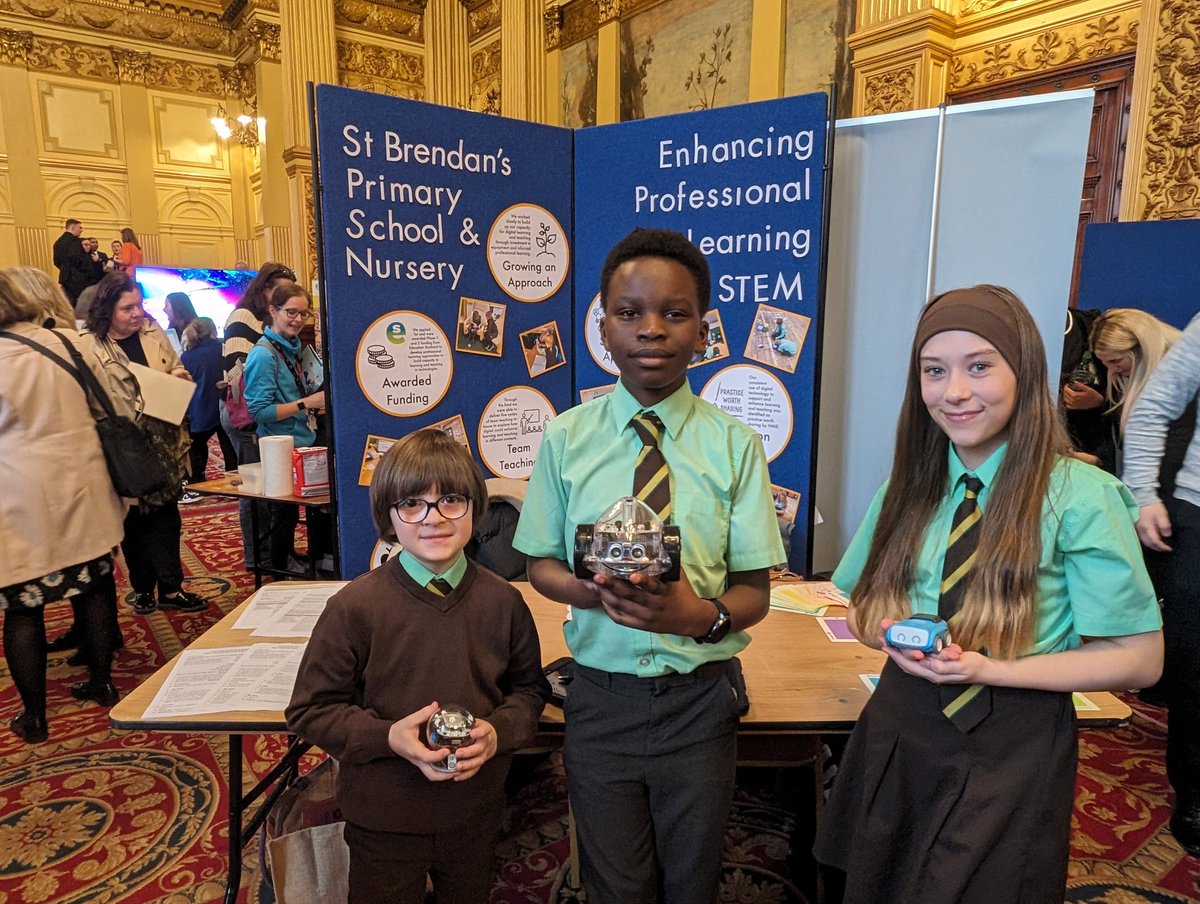 Fantastic showcasing of learning in STEM by @NLCLearningHub and @StBrendansPS at the @STEMedscot STEM expo in Glasgow City Chambers today. #stemleaders