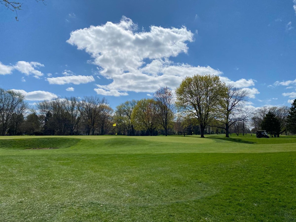 Guess this hole! Comment below your answer 👇⛳️.
.
.
#mpgc #golfmtprospect #mtprospectgolf #golfmtprospect #illinoisgolf #chicagogolf #wearemountprospect #mountprospect #mtprospect #golfing #golfers #golfday #golfswag #whyilovethisgame #golfisfun #liveunderpar #golfphotography