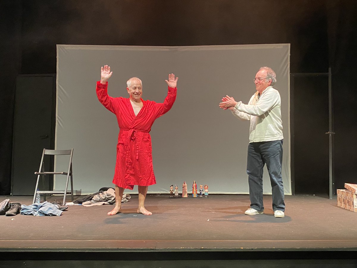 Teatre Poliorama (@teatrepoliorama) on Twitter photo Ahir el Joan Font es va despullar figuradament i literal 🫢 amb "El venedor de fum" 💨 al nostre escenari.
Un recorregut pels 50 anys de <a href="/comediants/">COMEDIANTS</a> amb les millors anècdotes de la seva carrera 🎭
Una experiència fugaç, increïble i única. Bé, ja ho tenen, això, les estrelles 💫 Ahir el Joan Font es va despullar figuradament i literal 🫢 amb "El venedor de fum" 💨 al nostre escenari.
Un recorregut pels 50 anys de <a href="/comediants/">COMEDIANTS</a> amb les millors anècdotes de la seva carrera 🎭
Una experiència fugaç, increïble i única. Bé, ja ho tenen, això, les estrelles 💫