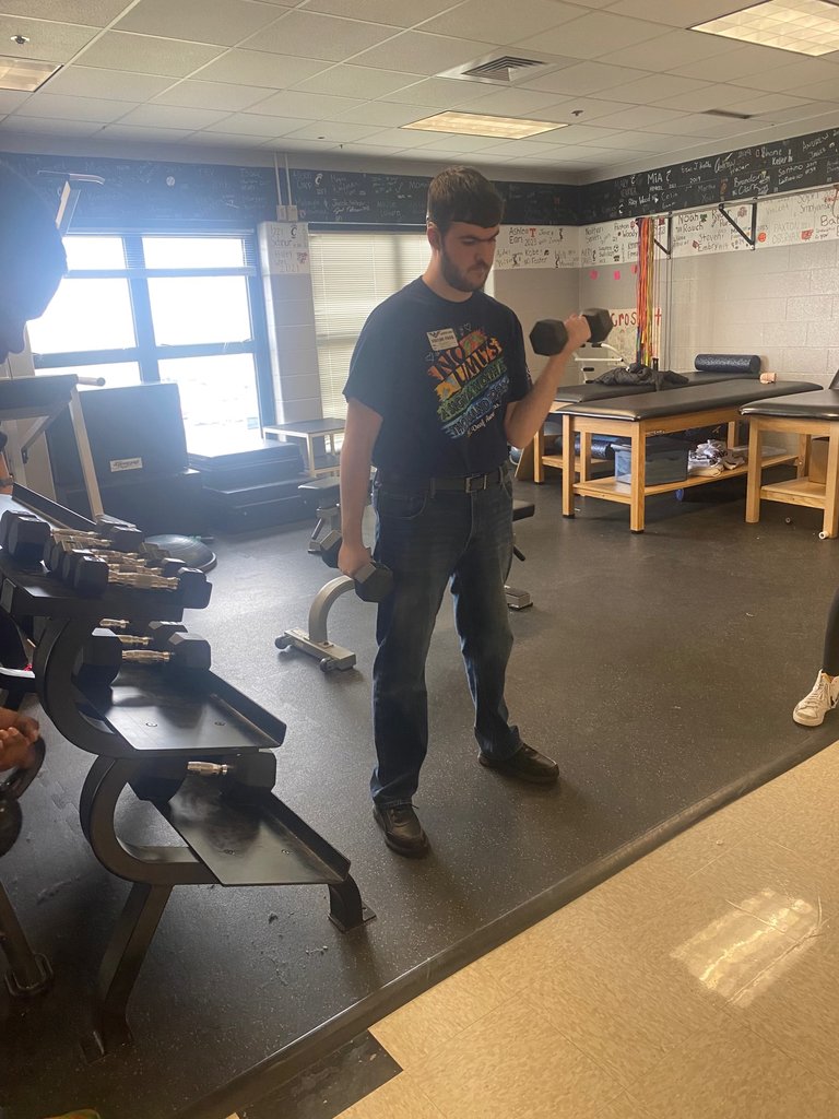 Yesterday, our students 🦁 visited Lakota East 🦅 to interact with Lakota East ASL students. They did a lot of hands-on activities together. Thank you for having us! 
🦁🤜🤛🦅 #lakotaeasthighschool #srsd #asl