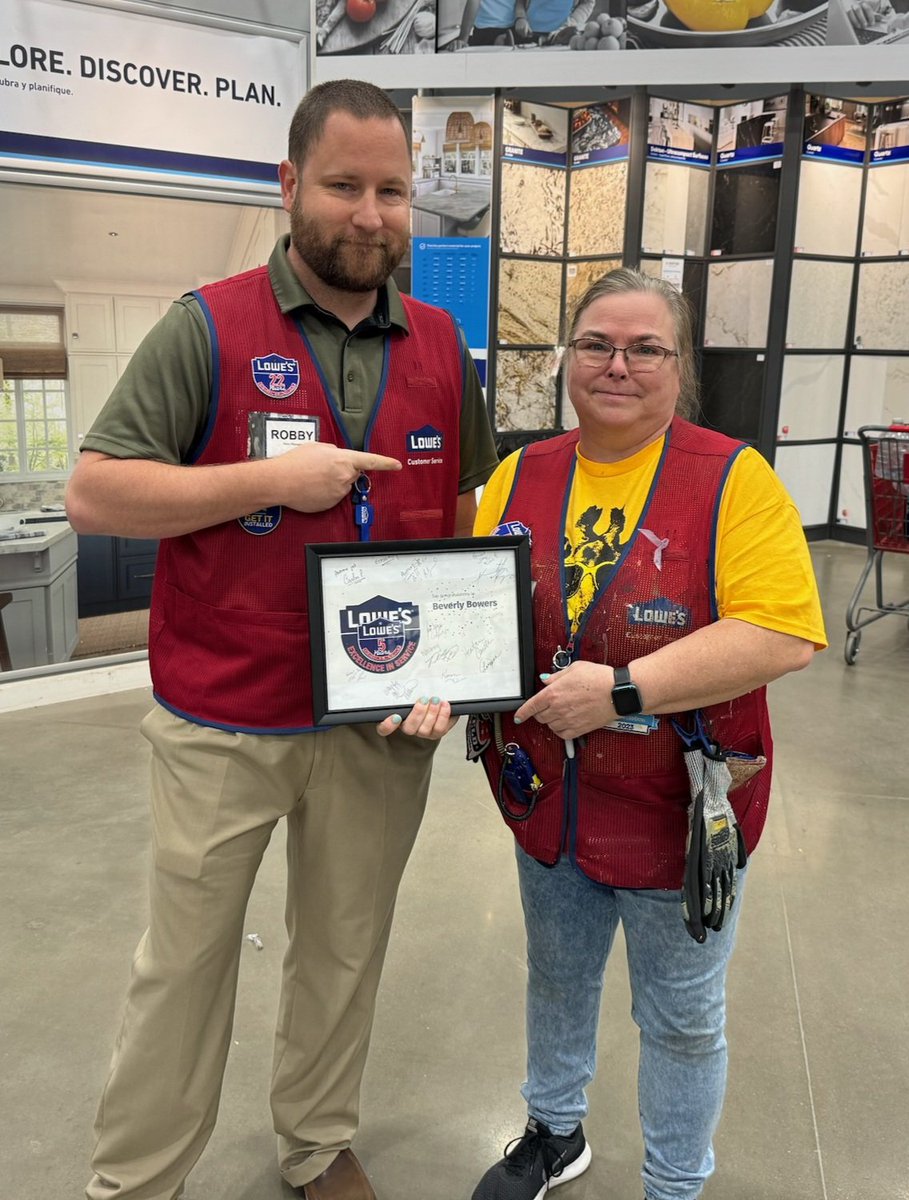 Congratulations to Bev for her 5 year anniversary!! Here is to many more !!@BenitoKomadina @DustinCornell5 @MikeJDemps @lowes627 @BlueBoxR1