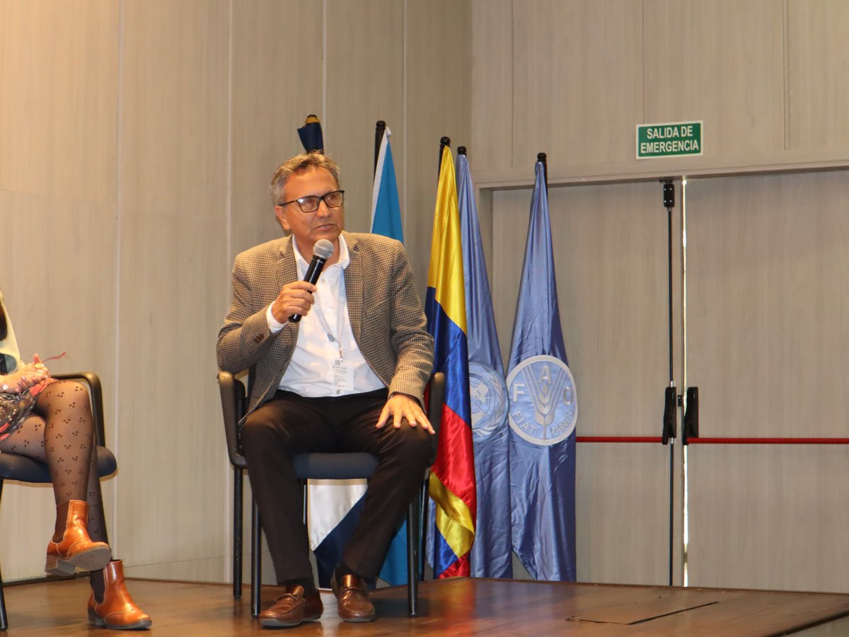 FAO_Colombia's tweet photo. La construcción en red parte de crear y fortalecer la articulación entre diferentes actores, favoreciendo el desarrollo rural sostenible y reduciendo la pobreza a partir de nuevas oportunidades, con innovación, inversión y extensión rurales: José Gómez, especialista @FAO 🇨🇴 https://t.co/Xnr764oDAO